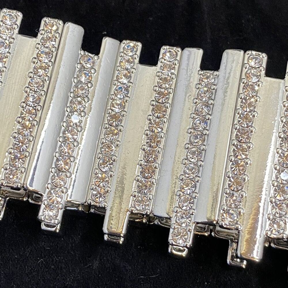 Thalia Sodi NWT Silver Tone Crystal Pave Bar Chunky Stretch Bracelet - Picture 4 of 7